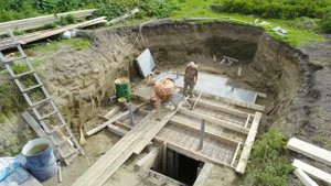 СТРОЮ !ПОДЗЕМНАЯ ТЕПЛИЦА -ПОГРЕБ !  Стены.часть 1.