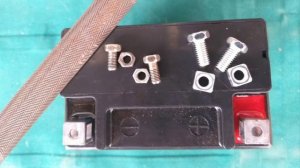 Установка аккумулятора PRIME MOTO AGM на мотоцикл REGULMOTO SPORT 003