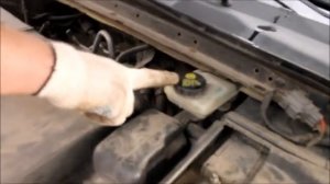 Эксперт Автоклуба А24 рассказал о том, куда, какие и как можно заливать жидкости под капотом?