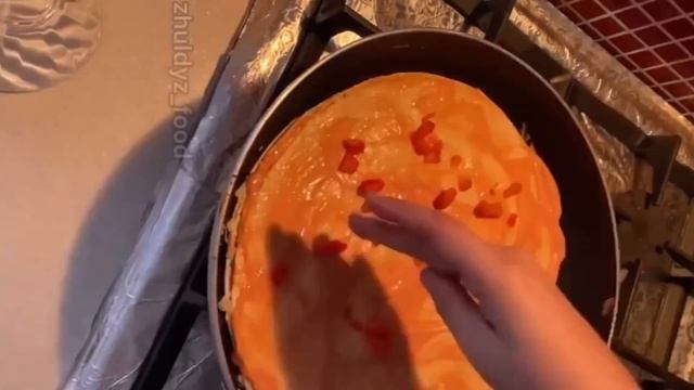 Пицца из лаваша на сковороде. Пицца за 3 минут. Пицца. Пицца из лаваша. Пицца сковороде.Пицца рецеп