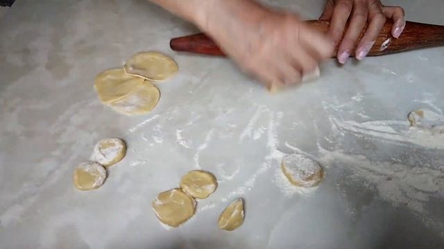 Таких пельменей.вы ещё не ели . Воскресенье .лепим пельмени смотреть онлайн