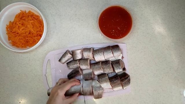 Рыба. Тушеная рыба в томатном соусе. Как быстро приготовить рыбу. Простой рецепт рыбы. К гарниру.