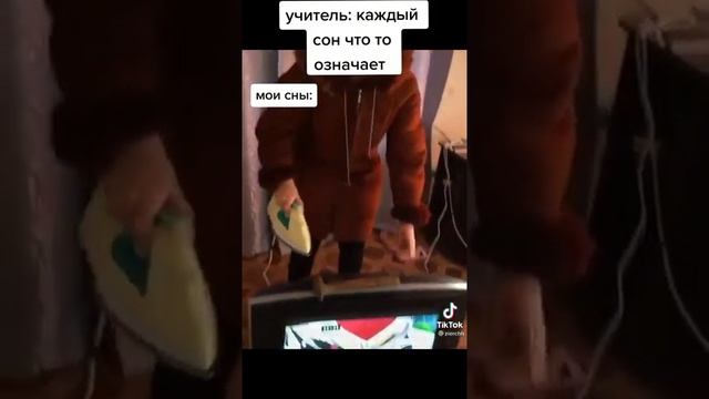 А контр страйк с полки ты не догадалась взять??!