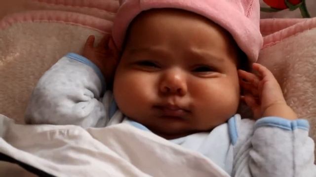 первые эмоции first emotions Новорожденная девочка Newborn girl Niña recién nacida bachchi смотреть онлайн