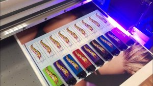 УФ принтер FS-6040UV печать на цветных зажигалках