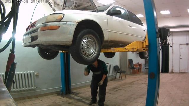 Девушка автомеханик. Ремонт своей машины ?
