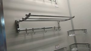 Полка в ванную для полотенец откидная с крючками Ledeme L806. 600mm