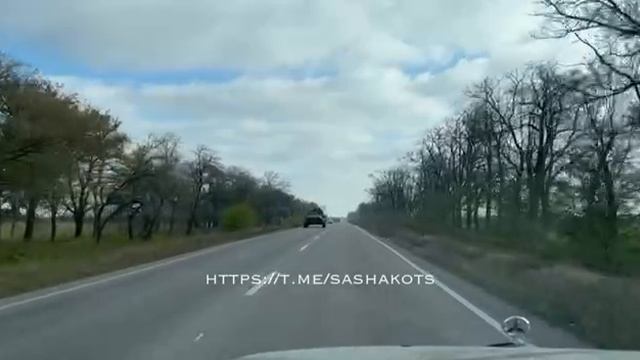 Войска,  с правого берега, занимают позиции по новой линии обороны на левой стороне Днепра.MOV
