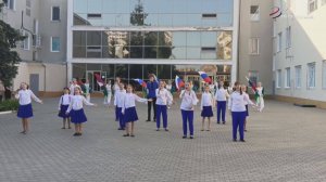 Творческие коллективы Серпухова поздравили жителей с Днем флага России