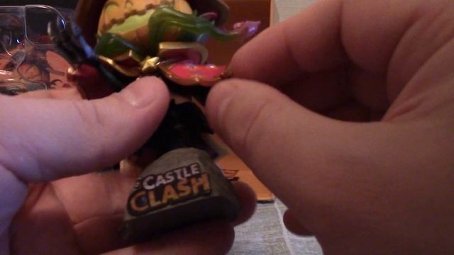 Коллекционная фигурка героя "Князь Тыква" смотреть онлайн