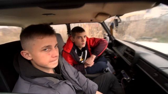 ПОЛИЦЕЙСКИЙ ОСТАНОВИЛ ШКОЛЬНИКОВ НА МАШИНЕ. МЫ ОТОМСТИМ УЧАСТКОВОМУ смотреть онлайн