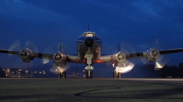 Engine start Lockheed L-1049 Super Constellation HB-RSC at Zürich Airport смотреть онлайн