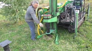 Свайный фундамент на буровой машине / Сергей Ефремов Изумрудный город