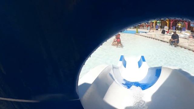 WATER SLIDES at COWABUNGA BAY WATER PARK in LAS VEGAS! / WILD SURF On Ride POV! смотреть онлайн