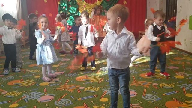 Сад Kinderly. Праздник осени. Танец листик листик листопад смотреть онлайн