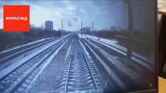 В Красноярске мужчина ограбил приятеля и попал под поезд