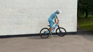 Как держать баланс на велосипеде. Обучение.