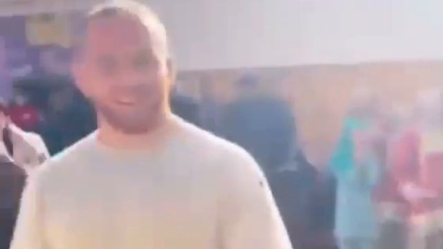 Кайл Снайдер танцует лезгинку с Абдулрашидом Саадулаевым смотреть онлайн