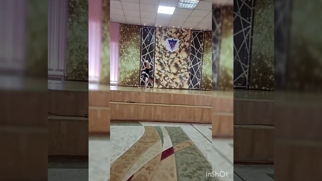 акробатический танец под песню Кукушка в исполнении Полины Гагариной смотреть онлайн