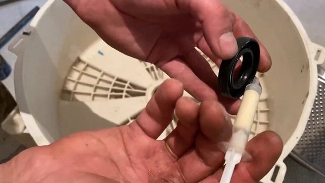 Замена подшипника в неразборном баке смотреть онлайн