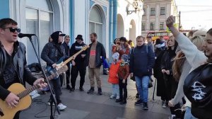 Uma2rman - "Ума Турман", группа "Висконти" выступает на набережной канала Грибоедова в Петербурге..