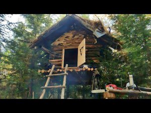 ВСЕ ЭТАПЫ СТРОИТЕЛЬСТВА ИЗБЫ В ЛЕСУ!