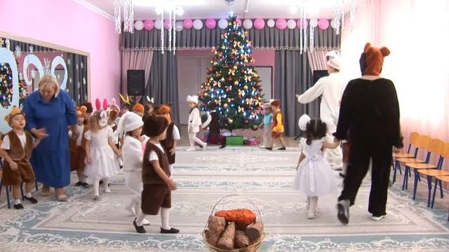 Мишки и Зайки встречают новый год смотреть онлайн