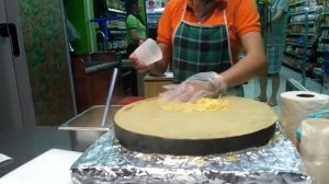 Блины с начинкой. Уличная еда. Нячанг. Вьетнам