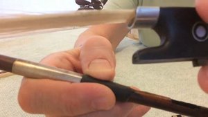 036 - Как  держать смычок - маленькая хитрость с колодочкой