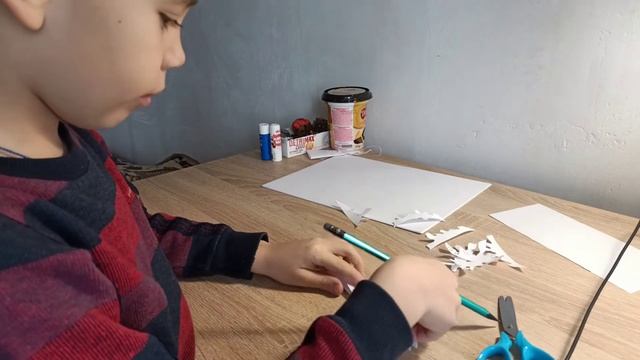 Как сделать снежинку? Делаем снежинки с бумаги!