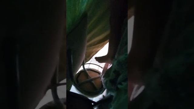 База из подушек, одеял и стульев. смотреть онлайн