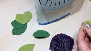 МК Листочки из фоамирана. Вырезаем зубчики, тонируем.