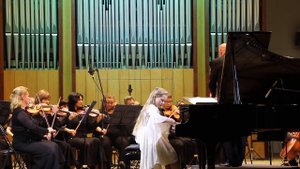 Соломатина Елизавета 10 лет , В.А.Моцарт концерт №1 Фа Мажор для фортепиано с оркестром.