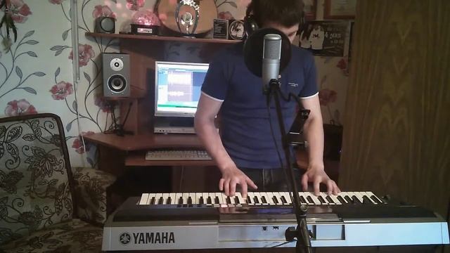 Шатунов " Медленно Уходит Осень" (Cover)YAMAHA PSR E443 смотреть онлайн