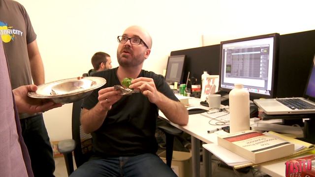 Paan aka Bloody Betel Chew - Why Would You Eat That?