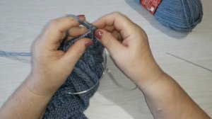 Шапка спицами с вытянутыми  петлями. Knitting hat