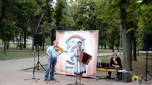 Дни летят, за годами года