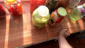Какие банки с соленьями я принес из погреба в середине января