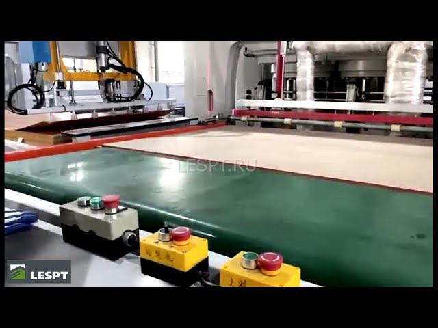 Автоматическая загрузка плит и пленки для пресса ламинирования