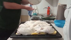 Окорочка с майонезом и чесночком, на подложке из картофеля и лучком сверху!