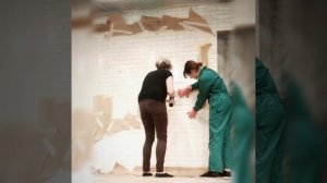 Роспись стены. Как расписать стену по трафарету?