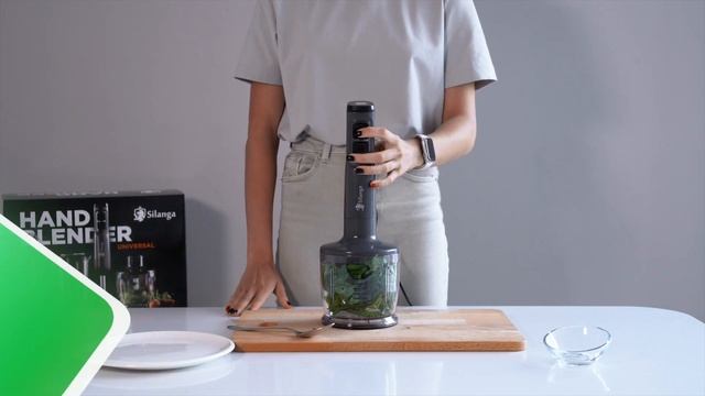 Как блендер Silanga BL800 Universal измельчает зелень. смотреть онлайн