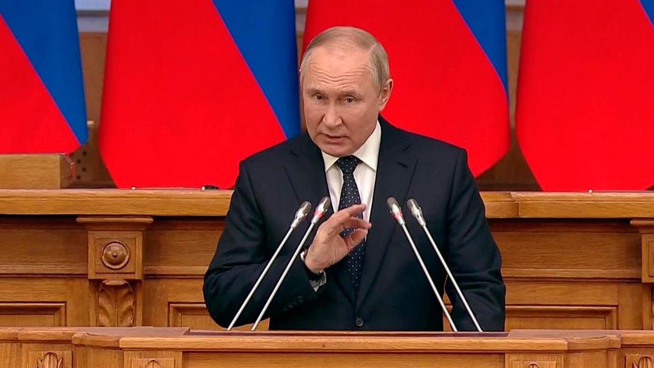 Важные заявления Владимира Путина перед членами Совета законодателей в Петербурге
