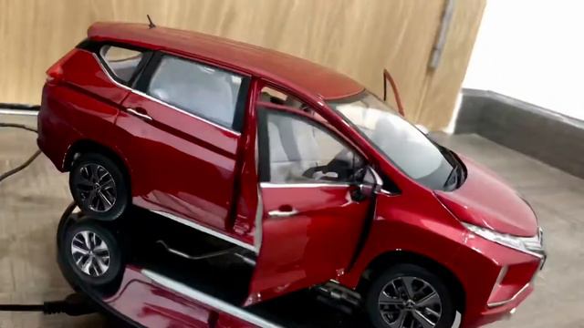 Dealer 1/18: Mitsubishi Xpander diecast - Mô hình xe Xpander смотреть онлайн