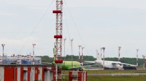 Эйрбас А320 авиакомпании S7 - Siberia Airlines взлетает из аэропорта Толмачёво.