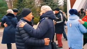 ЦЕЛУЮТ НЕБО ЖУРАВЛИ ХАРЬКОВ НОЯБРЬ 2023 ТАНЦЫ В ПАРКЕ УКРАИНА #dance #kharkiv