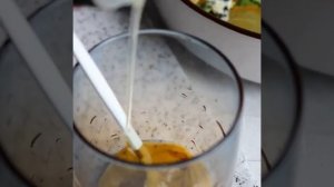 Салат с карамелизированной грушей и сыром Дор Блю