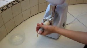 https://kolbaskidoma.ru-надеваем на насадку и набиваем кишку