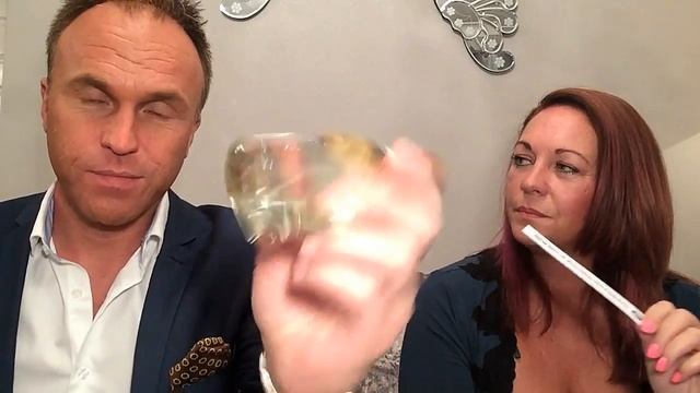 Pineapple Vintage Intense, D&G Light Blue Eau Intense and much more!! смотреть онлайн