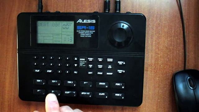 Alesis SR-16. Recalling a drum set in Alesis SR-16 смотреть онлайн